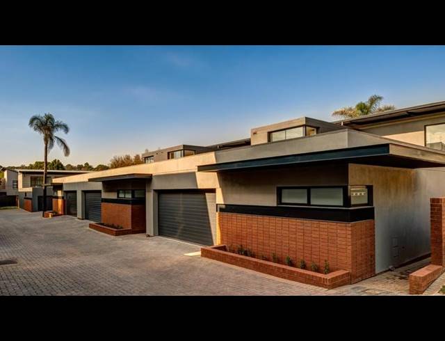 4 BEDROOM CLUSTER FOR SALE IN WATERKLOOF RIDGE